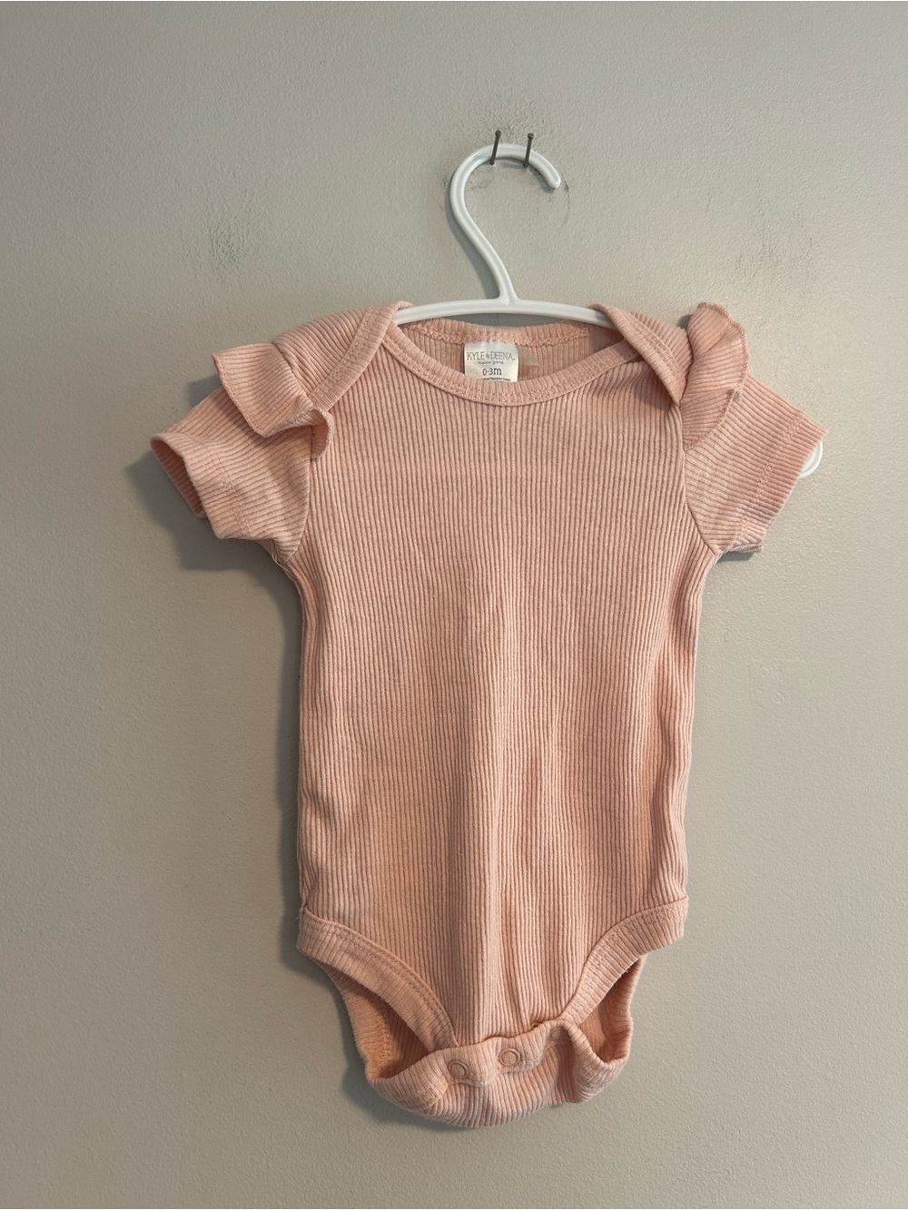 Kyle & Deena 0/3m light Pink Ribbed short sleeve onesie